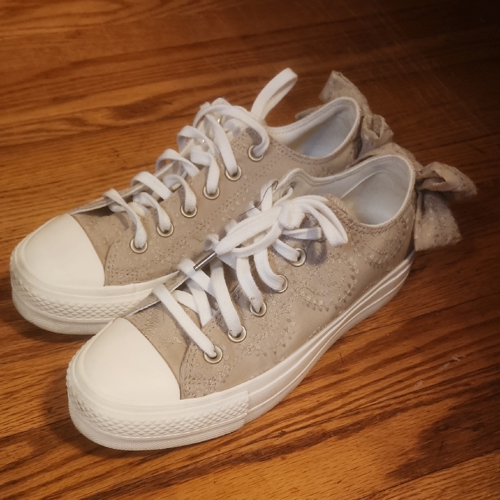 Converse Platform Bow Sneaker Womens Size 8